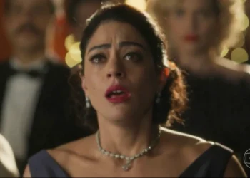 Clarice (Carol Castro) em Garota do Momento (Foto: Reprodução/TV Globo)