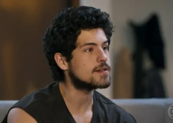 Tomás pede a Berta para retirar Ísis do testamento