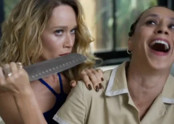 Isis (Mariana Ximenes) e Leidi (Thalita Carauta) em Mania de Você (Foto: Reprodução/TV Globo)