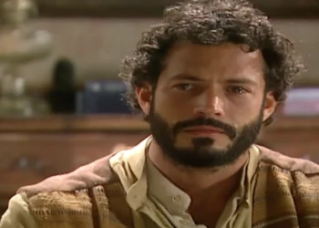 Tobias finalmente entende o amor de Zuca por Luís, supera obsessão e se dispõe a ajudar a encontrar o paradeiro do “doutorzinho”: “agora eu entendi”