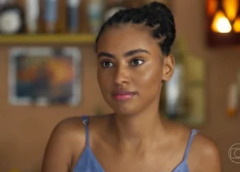 Viola (Gabz) em Mania de Você (Foto: Reprodução/TV Globo)