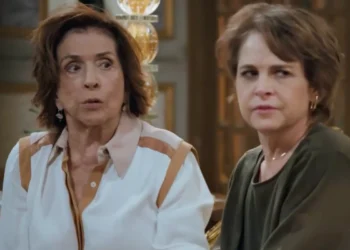 Belisa (Betty Faria) e Joyce (Drica Moraes) em Volta por Cima (Foto: Reprodução/TV Globo)
