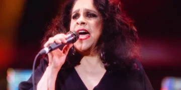Gal Costa foi a intérprete da música Brasil