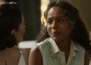 Beatriz (Duda Santos) em Garota do Momento (Foto: Reprodução/TV Globo)