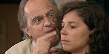 Coronel Artur descobre que Leôncio pediu a mão de Filó em casamento e intervém com ameaças de acorrentá-la: “Tu vai ficar aqui até morrer”