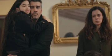 Sarp (Caner Cindoruk) e Bahar (Özge Özpirinçci) em Força de Mulher (Foto: Reprodução/Record)