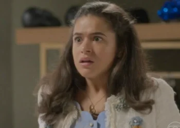 Bia (Maisa Silva) em Garota do Momento (Foto: Reprodução/TV Globo)