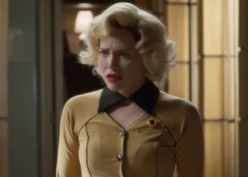 Zélia (Letícia Colin) em Garota do Momento (Foto: Reprodução/TV Globo)