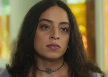 Cacá recebe ajuda de Edson