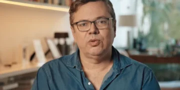 João Emanuel Carneiro, autor de Mania de Você (Foto: Reprodução/TV Globo)