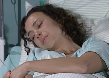 História de Amor: Grávida, Joyce cai da escada e passa por uma cesariana para salvar o bebê: “está com muita cólica”