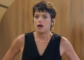 Luma (Agatha Moreira) em Mania de Você (Foto: Reprodução/TV Globo)