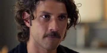 Mavi (Chay Suede) em Mania de Você (Foto: Reprodução/TV Globo)