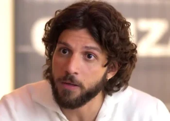 Mavi (Chay Suede)
