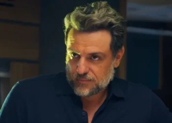 Molina (Rodrigo Lombardi) em Mania de Você (Foto: Reprodução/TV Globo)