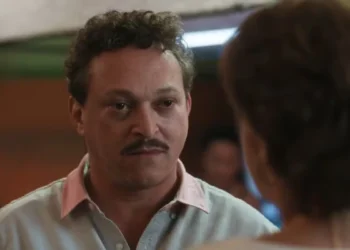 Sebastian (Fábio Lago) e Joyce (Drica Moraes) em Volta por Cima (Foto: Reprodução/TV Globo)