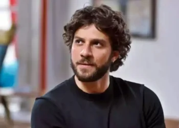Mavi (Chay Suede)
