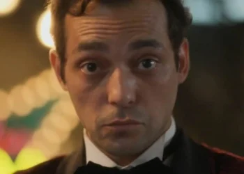 Alfredo (Eduardo Sterblitch)