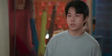 Jin ouve crítica dos pais