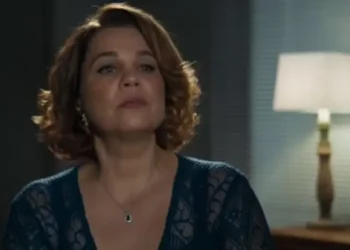 Violeta (Isabel Teixeira)