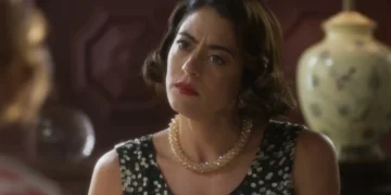 Clarice (Carol Castro) em Garota do Momento (Foto: Reprodução/TV Globo)