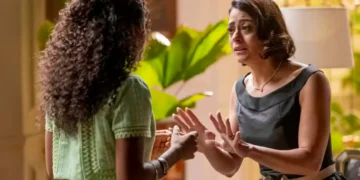 Quase desistindo de tentar, Beatriz canta a música de ninar “Se Essa Rua Fosse Minha”, e Clarice chora ao lembrar de tudo: “Minha filha”
