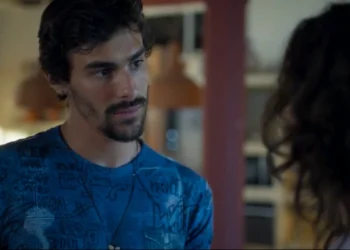 Cristiano (Bruno Montaleone) em Mania de Você (Foto: Reprodução/TV Globo)
