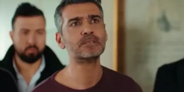 Sarp (Caner Cindoruk) em Força de Mulher (Foto: Reprodução/Record)