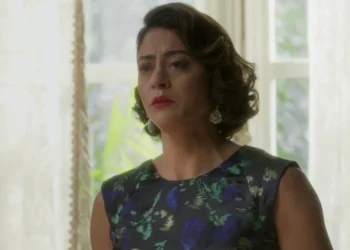 Clarice (Carol Castro) em Garota do Momento (Foto: Reprodução/TV Globo)