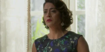 Clarice (Carol Castro) em Garota do Momento (Foto: Reprodução/TV Globo)