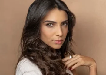 Rebeca (Rayssa Bratillieri)