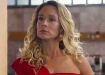 Isis (Mariana Ximenes) em Mania de Você (Foto: Reprodução/TV Globo)