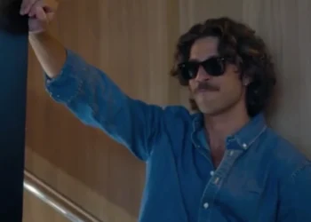 Chay Suede (Mavi) em Mania de Você (Foto: Reprodução/TV Globo)