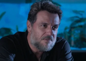 Molina (Rodrigo Lombardi) em Mania de Você (Foto: Reprodução/TV Globo)
