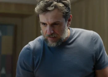 Molina (Rodrigo Lombardi) em Mania de Você (Foto: Reprodução/TV Globo)