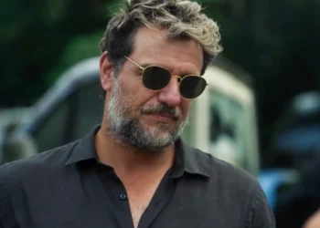 Molina (Rodrigo Lombardi) em cena de Mania de Você (Foto: Reprodução/TV Globo)