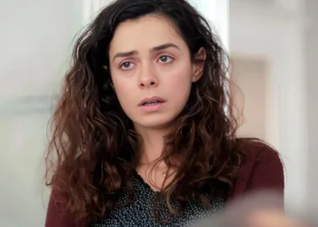 Bahar (Özge Özpirinçci)