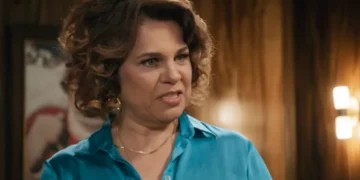 Violeta (Isabel Teixeira) em Volta por Cima (Foto: Reprodução/TV Globo)