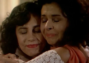 Final: Tieta se despede de Carmosina, beija a barriga da amiga e promete voltar à cidade após o nascimento do bebê: “um até breve”