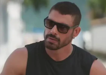 César (Cauã Reymond)