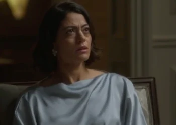Clarice (Carol Castro) em Garota do Momento (Foto: Reprodução/TV Globo)