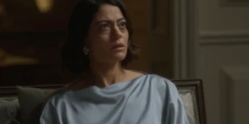 Clarice (Carol Castro) em Garota do Momento (Foto: Reprodução/TV Globo)