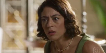 Clarice (Carol Castro) em Garota do Momento (Foto: Reprodução/TV Globo)