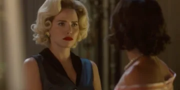 Zélia (Letícia Colin) e Clarice (Carol Castro) em Garota do Momento (Foto: Reprodução/TV Globo)