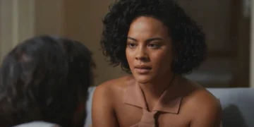 Maria de Fátima (Bella Campos) humilha Rubinho (Júlio Andrade) em Vale Tudo (Foto: Reprodução/TV Globo)