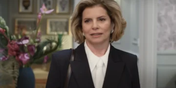 Odete Roitman (Débora Bloch) em sua chegada em Vale Tudo (Foto: Reprodução/TV Globo)