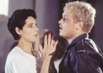 Diná (Christiane Torloni) e Alexandre (Guilherme Fontes) em cena de A Viagem (Foto: Reprodução/TV Globo)
