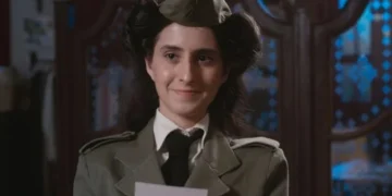 Mariana (Carol Romano)