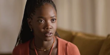 Leona (Clara Moneke) em Dona de Mim (Foto: Reprodução/TV Globo)