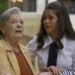 Arlete (Bete Mendes) e Bia (Maisa Silva) em Garota do Momento (Foto: Reprodução/TV Globo)